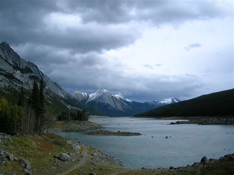 Jasper, Rocky Mountains, Canada | Rocky mountains, Natural landmarks, Mountains