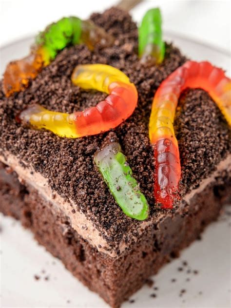 Easy Dirt Cake Recipe With Gummy Worms And Oreos