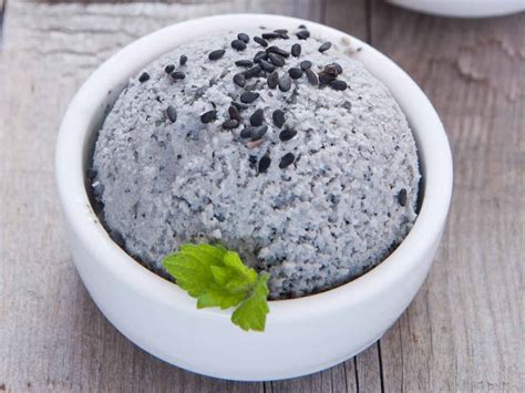 Black sesame ice cream is something you sorta have to experience to understand. Black sesame ice cream - Saga