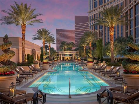 The Best Pools In Las Vegas Take The Plunge Jetsetter Las Vegas Pool Las Vegas Hotels
