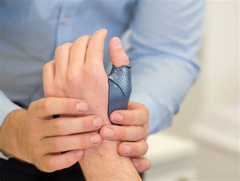 Suffering From Thumb Joint Pain And Arthritis We Can Help Hand Rehab