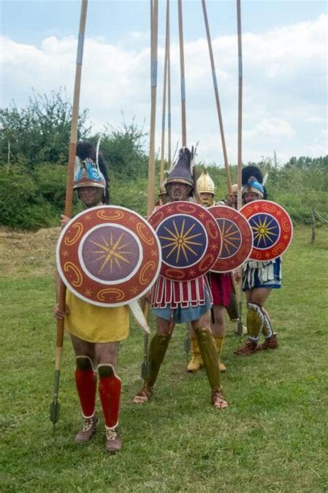 Basil chulev •∘⊕∘• medieval macedonia the second macedonian empire of tsar samoil 2017 1 2 the intention of this essay is to provide a simple and. Macedonian Hoplites | Ancient armor, Ancient warfare, Greek history