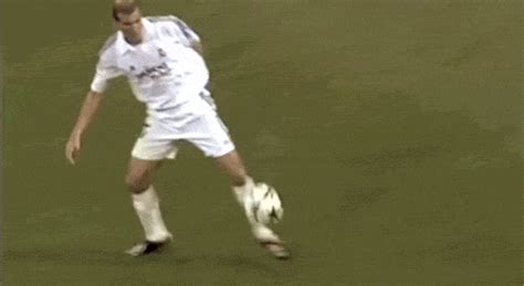 21 Of The Most Mesmerising Football S Of All Time Soccer Soccer