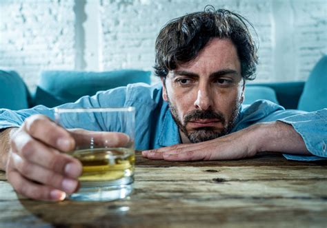 7 Expert Tips for Dealing With an Alcoholic Parent | Rehab Guide