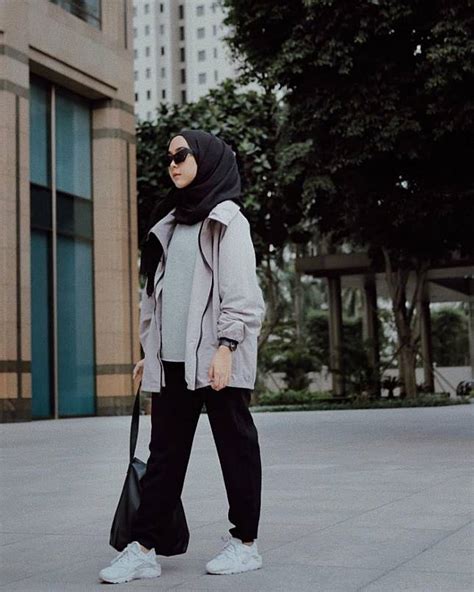 7 Inspirasi Fashion Sporty Ala Selebgram Hijab Yang Nyaman Dipakai