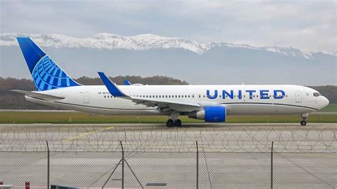 4k New Livery United Airlines 767 Taxi And Take Off At Geneva