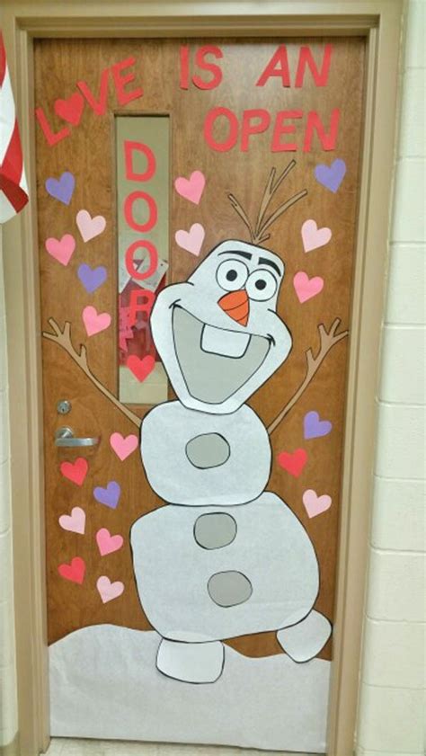 Christmas front door decorating ideas. 27 Creative Classroom Door Decorations for Valentine's Day ...