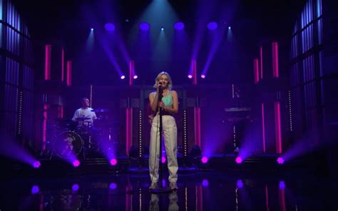 Watch Astrid S Make Her Us Late Night Television Debut Vanyaland