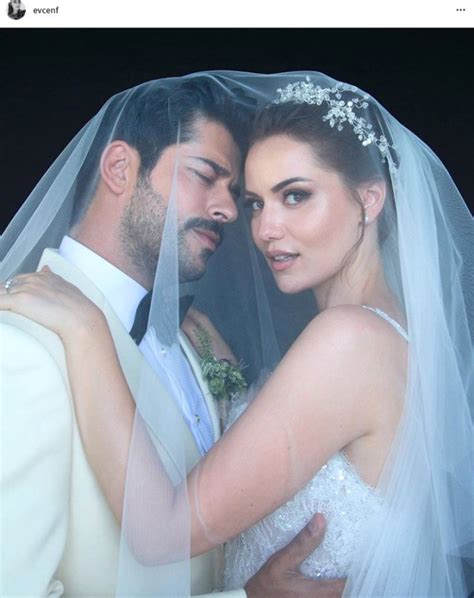 Fahriye Evcen Ve Burak Özçivitin Ikinci Evlilik Yıl Dönümü Kutlamasına