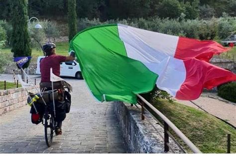 The latest broadcasts from vittorio brumotti (@brumottistar). Ciclista arriesga su vida de forma absurda en sus viajes ...