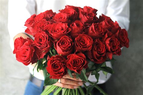 Why Are Roses So Popular For Valentines Day Readers Digest