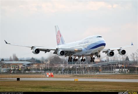 B 18202 China Airlines Boeing 747 400 At Vancouver Intl Bc Photo
