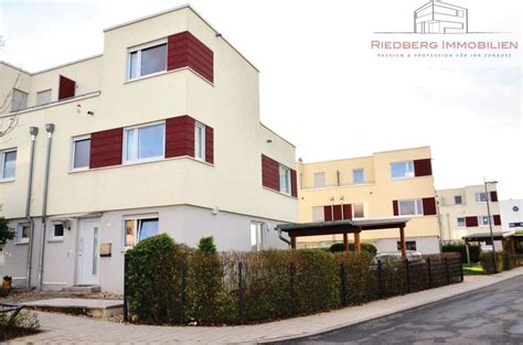 Wir beraten sie ausführlich und besuchen sie für eine begehung des geländes oder der räumlichkeiten. Doppelhaushälfte in Frankfurt-Riedberg Bestlage ...