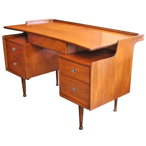 Vintage Mid Century Modern Walnut Desk At 1stdibs