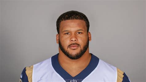 The bar represents the player's percentile rank. Aaron Donald