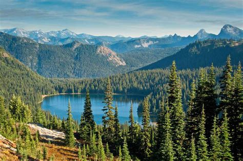 13 Scenic Mountain Ranges In The Us You Can Visit Easily This Summer