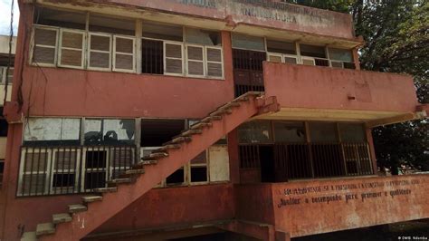 Luanda Escola Angola E Cuba Abandonada Há Oito Anos Dw 26032018