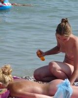 Real Girls Are Sexy Exciting Real Candid Girls Nude On The Beach