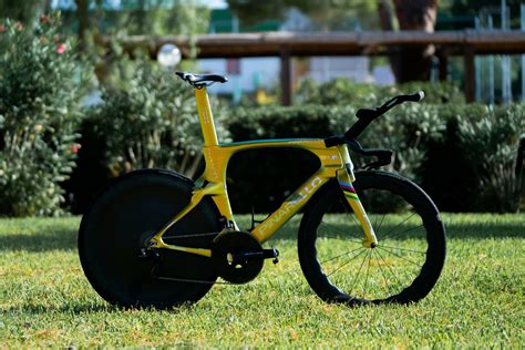 In questa specialità è stato campione nazionale nel 2019 e 2020, medaglia di bronzo mondiale nel 2019 e d'oro nel 2020; La espectacular bici de Filippo Ganna