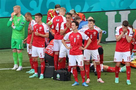 Lors du match de l'euro qui opposait la finlande contre le danemark, le joueur christian eriksen a été victime d'un. Denmark game at Euro 2020 suspended after Eriksen collapses