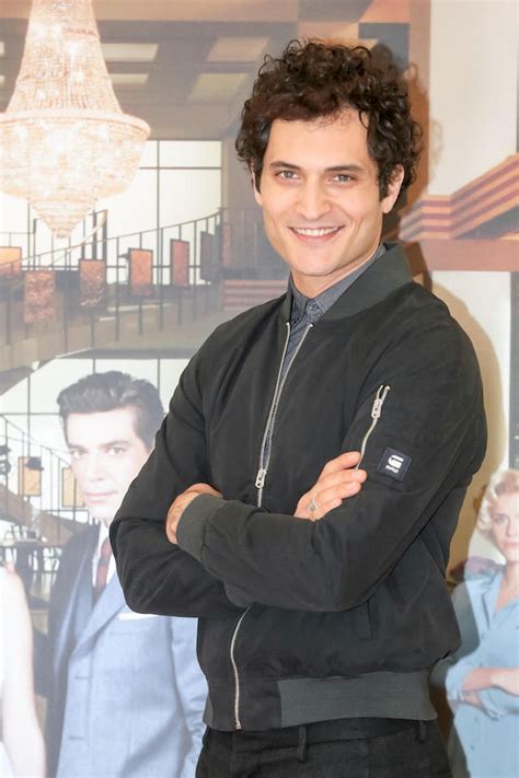 How tall and how much weigh alessandro tersigni? Alessandro Tersigni è papà: l'attore spinge il passeggino ...