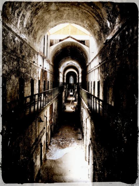 American Hauntings: AMERICA'S 10 MOST HAUNTED PRISONS & JAILS