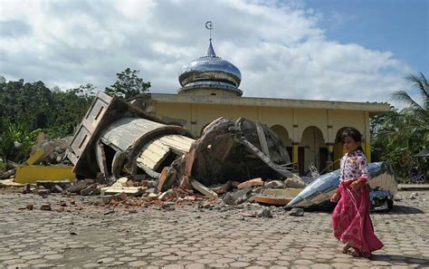 Terremoto deixa mais de 90 mortos na Indonésia Mundo G1