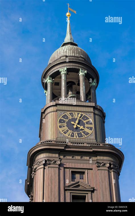 Hamburg St Michaelis Fotos Und Bildmaterial In Hoher Auflösung Alamy