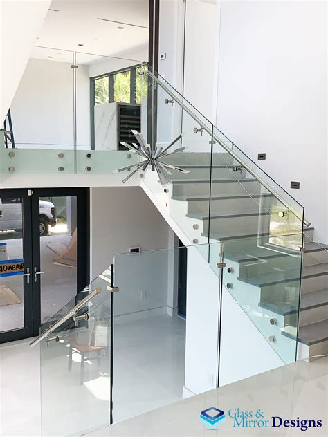Frameless Tempered Glass Railing Super Clear Laminated Glass Standoff