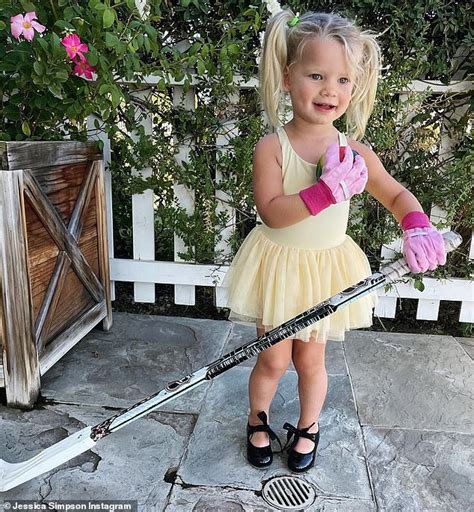 Jessica Simpsons Daughter Birdie Mae Wears A Mishmash Of Clothing In
