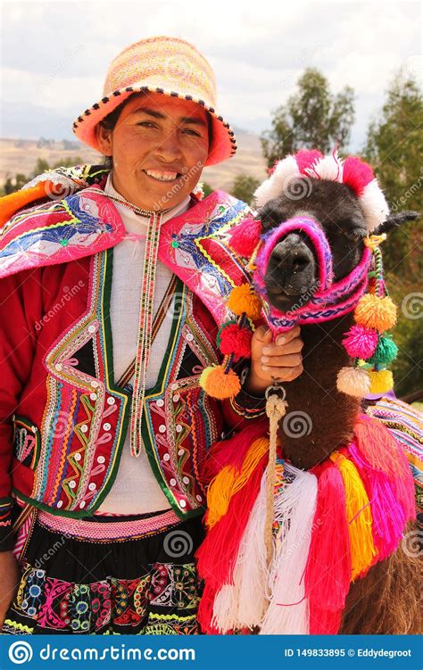 A Peruvian Woman And Her Llama Editorial Image - Image of ...