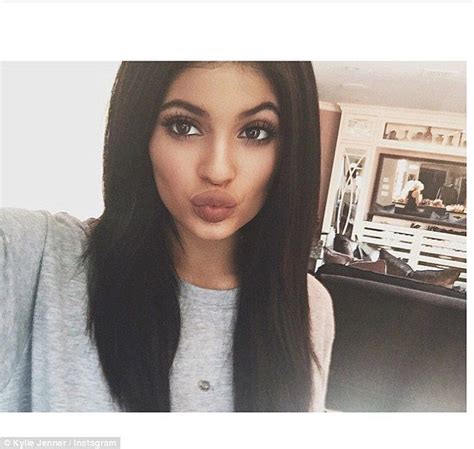 kylie jenner 17 puckers up as she posts another instagram selfie kylie jenner lips kylie