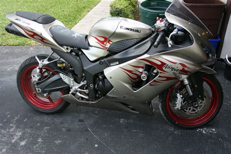 It was introduced in 1995, and has been constantly updated throughout the years in response to new products from honda, suzuki, and yamaha. 2006 KAWASAKI NINJA ZX6R 636 LIMITED EDITION - LOW MILES ...