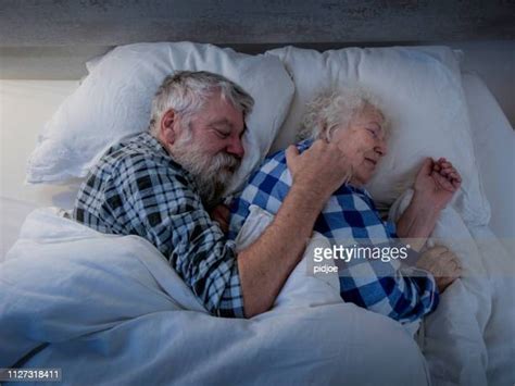 Older People Sleeping Photos Et Images De Collection Getty Images