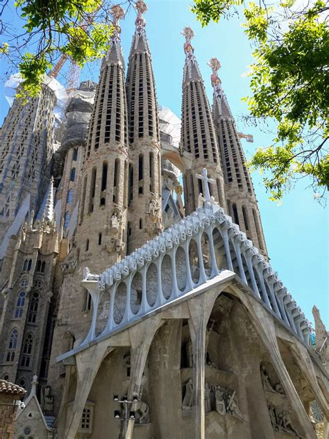 Gaudí And Modernist Architecture Tour In Barcelona