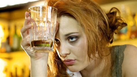 Las Mujeres Ya Beben Tanto Alcohol Como Los Hombres El Cierre Digital