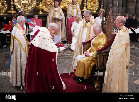 Lord Carrington Lord Great Chamberlain Presenting The Spurs To King Charles Iii During His