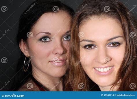 Lesbische Freundin Mit Zwei Jungen Stockfoto Bild Von Attraktiv Mode 13541714