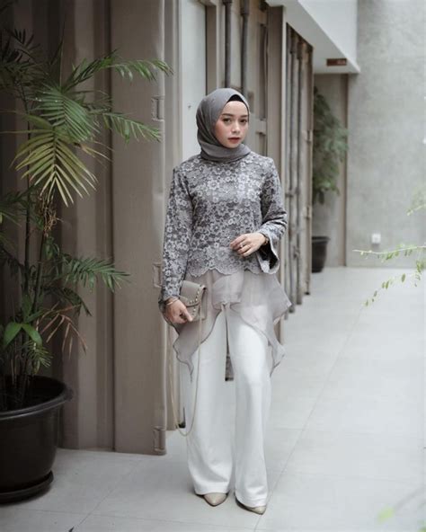 60 Kebaya Modern Model Hijab Remaja Brokat Terbaru