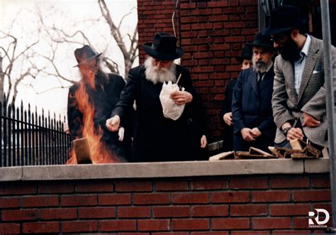When The Lubavitcher Rebbe Self Quarantined For Seder Rabbi Pini Dunner