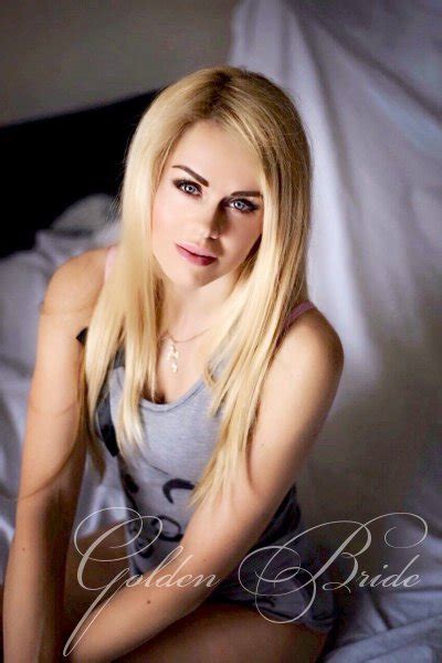 39 Yo Oksana From Kyiv Ukraine Blue Eyes Blond Hair Id 785352