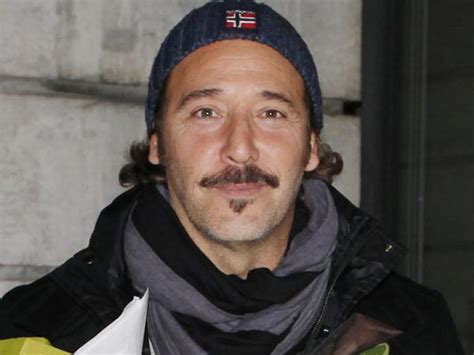 Découvrez sa biographie, le détail de ses 25 ans de carrière et toute son actualité. Diogo Infante interrompe peça para pedir a espetadora para largar o telemóvel