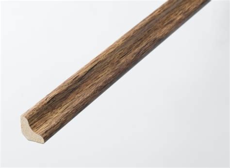 This can be a problem in second story installations. HDF Highland Oak Scotia Beading For Laminate Floors, 18x18 mm, 2.4 m | Tradition Flooring