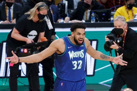 Timberwolves Mission Down The Stretch Get Karl Anthony Towns The Ball