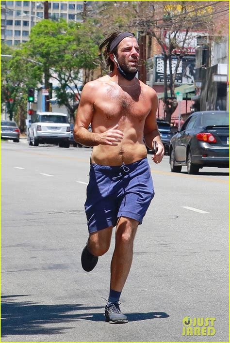 Photo Zachary Quinto Goes Shirtless For Run In La 20 Photo 4472065 Just Jared