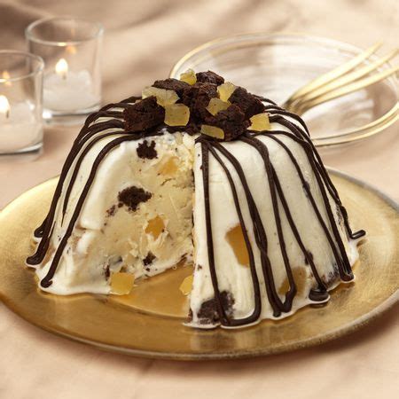 Traditionally (thanks to my mother in law), ice cream cake has always been an option for a holiday dessert.each year, she would have a carvel ® cake in the freezer for anyone who wanted a slice. We Heart It | delicious, food, and yummy