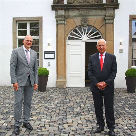 Sauerländer spanplatten gmbh & co. Dr. Oliver Schmidt wird neuer Leiter des Sauerland-Museums ...