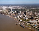 Fichier:Baton Rouge Louisiana waterfront aerial view.jpg — Wikipédia