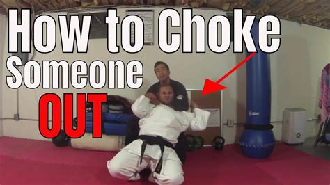 How To Choke Someone In A Fight Reverse Naked Choke Youtube