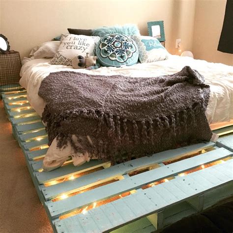 Anyway you could upload the sketchup file somewhere? Pallet Bed Frame With Storage Instructions Diy Queen (met ...
